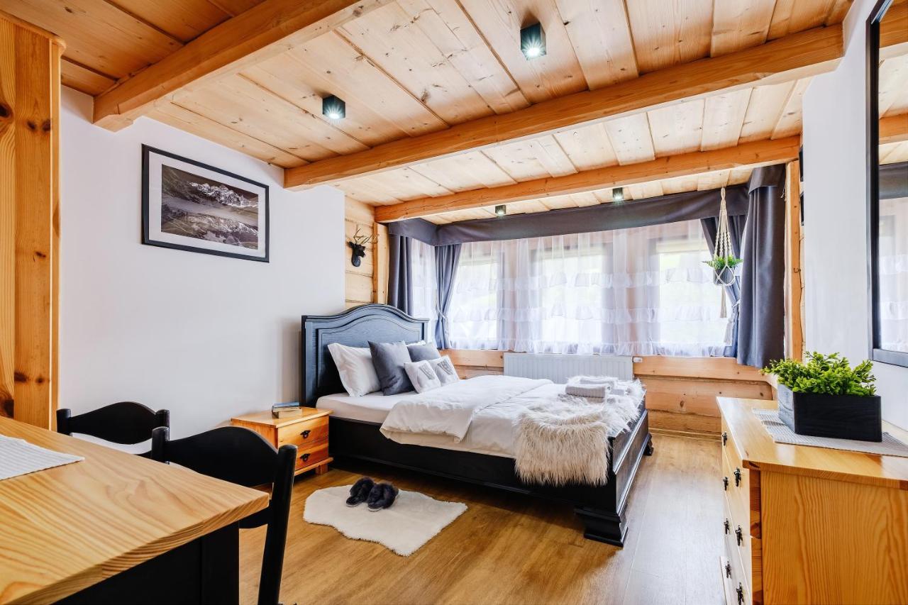 U Tatarow Appartement Suche Buitenkant foto